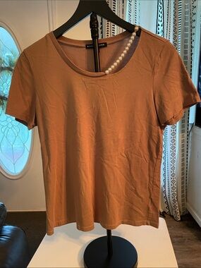 Boston Proper Short Sleeve Crewneck Tee in Rust with Pearl Embellishments (0058)